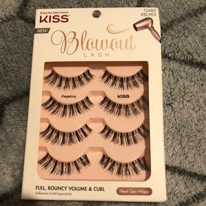 blowout lashes
